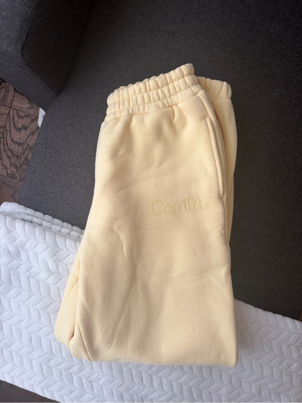 Comfrt Minimalist Sweatpants in Butter Yellow
